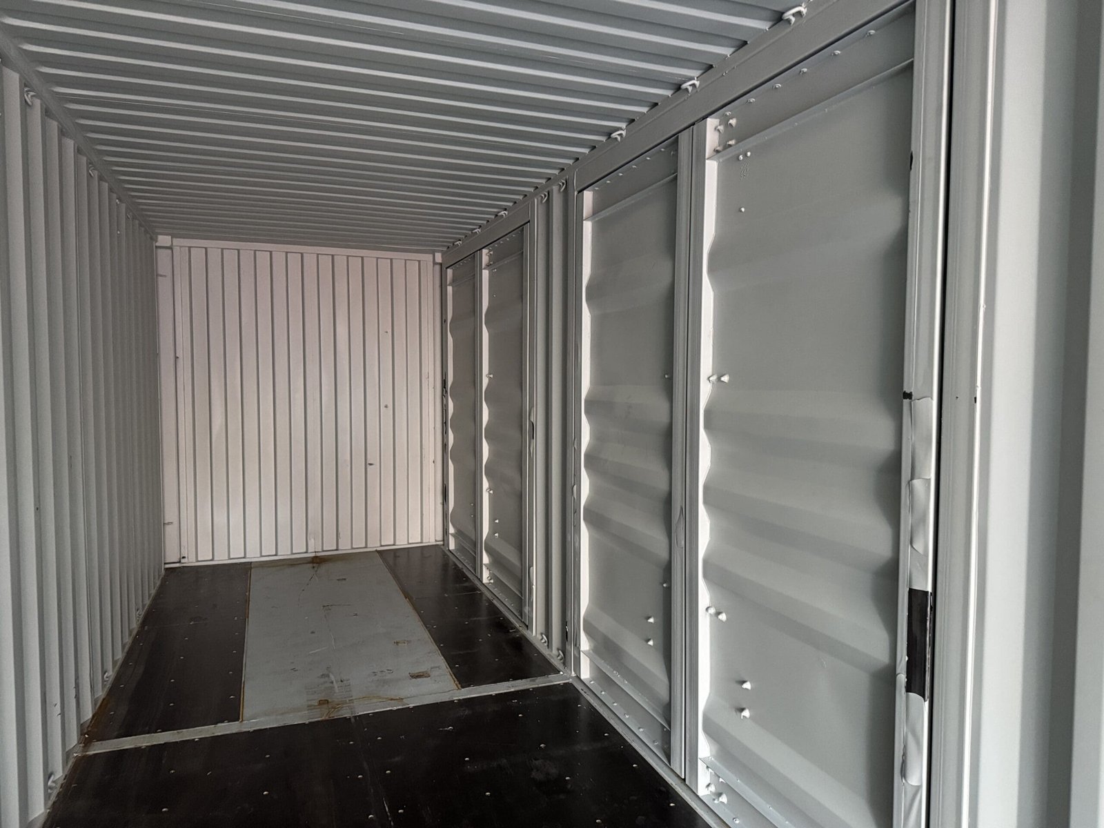 40ft New High Cube Shipping Container - Wind & Watertight - Gray - Unit YLEU251599-1 - Image 9