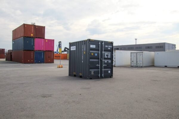 10-hc-shipping-container-mc-containers-1-1536x1024-1.jpg 10' HC ISO shipping container