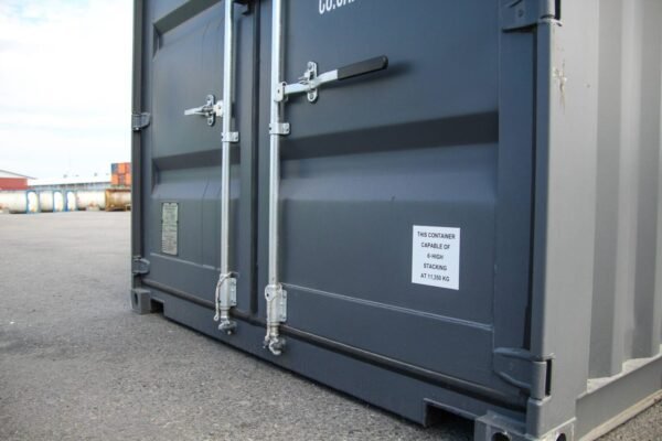 10-hc-shipping-container-mc-containers-14-1536x1024-1.jpg 10' HC ISO shipping container