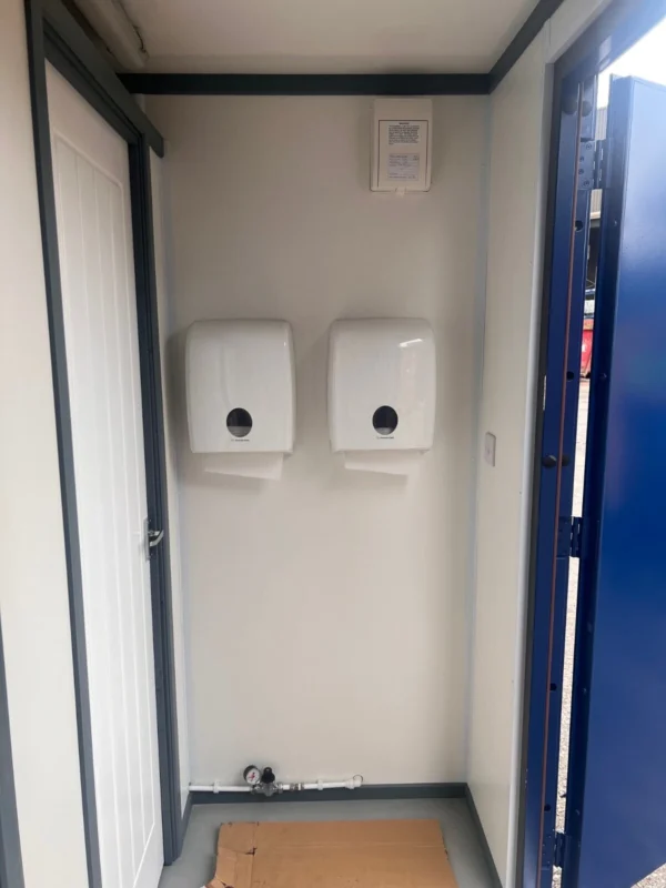 20ft x 8ft Shipping Container Toilet Block - Reading