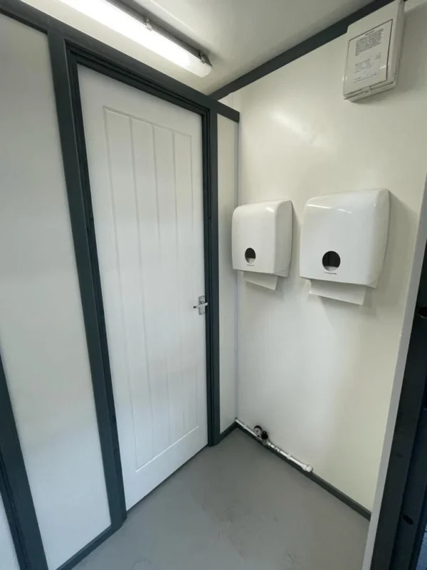 20ft x 8ft Shipping Container Toilet Block - Reading