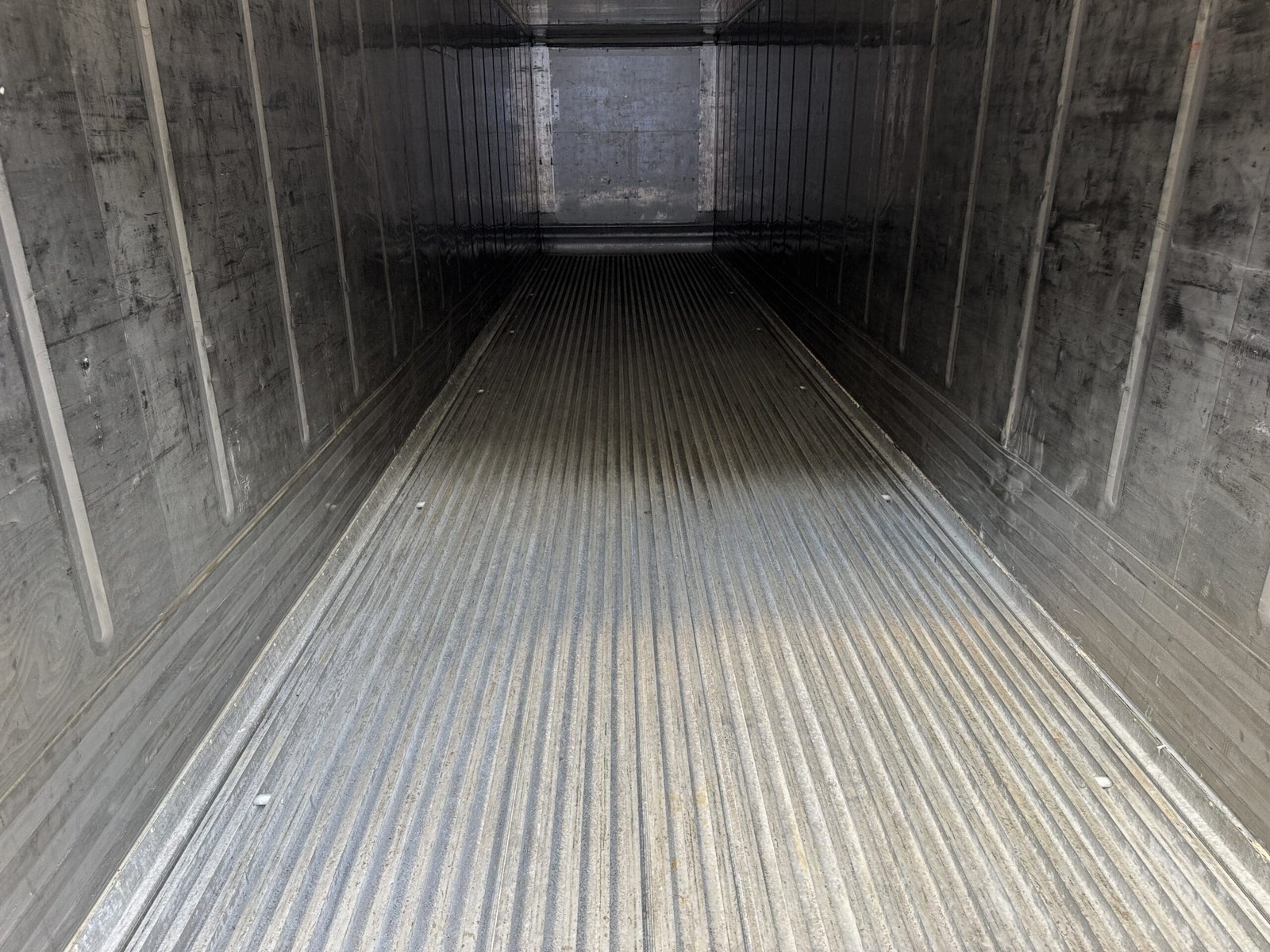 40ft As-Is High Cube Shipping Container - Wind & Watertight - White - Unit LNXU755574-1 - Image 8