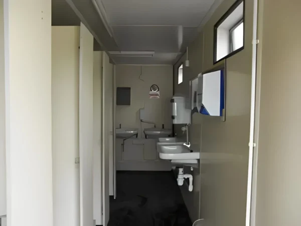4+1 Anti Vandal Toilet Block