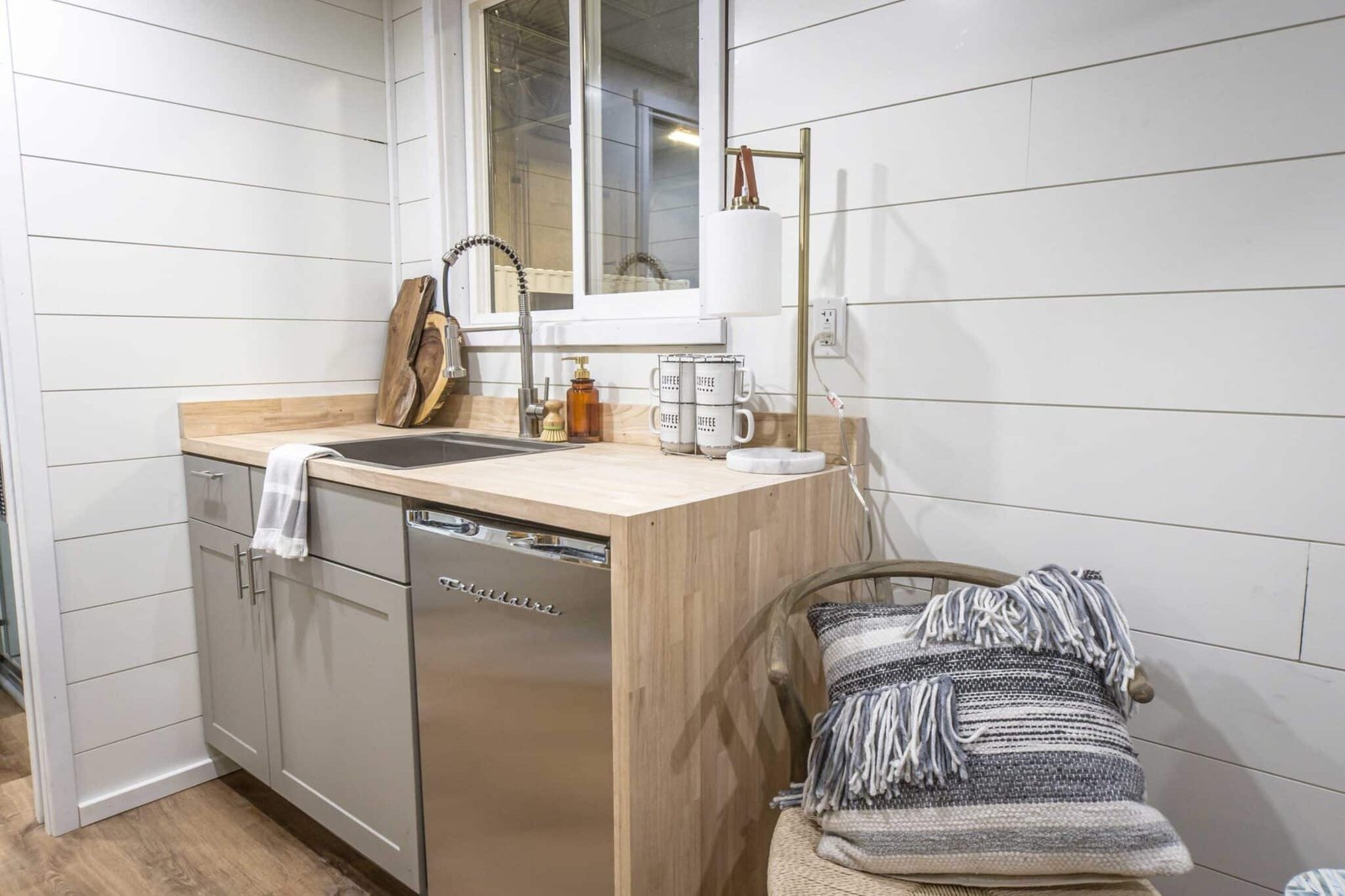20FT Ezra Modern Container Home | Turnkey Tiny House | Portable Prefab Container Home - Image 7