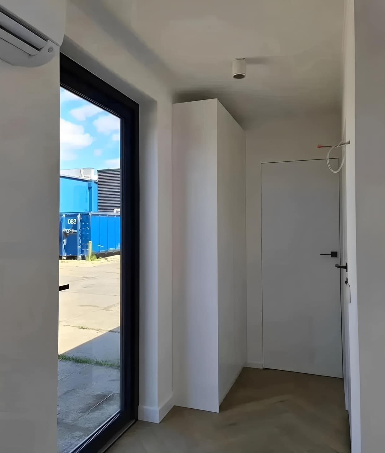 Custom 40ft Shipping Container House - Image 10