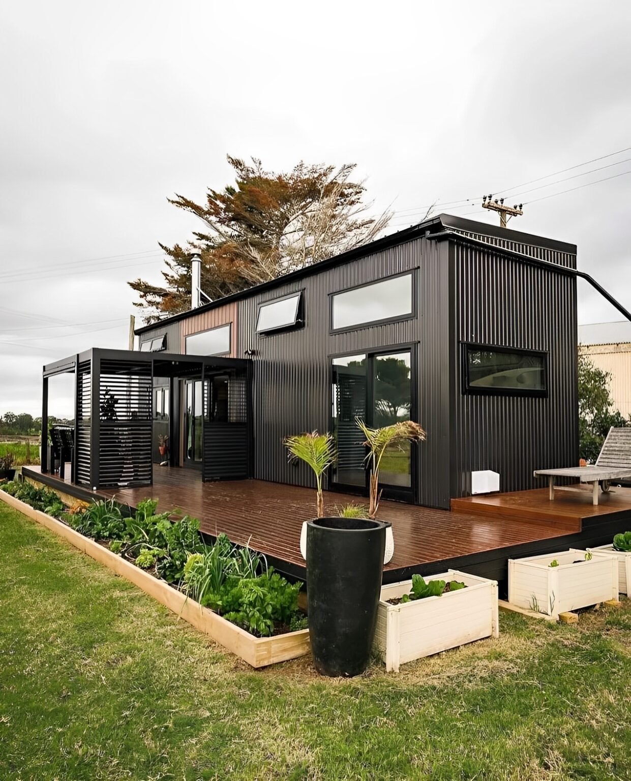 Luxury 40ft prefab container house with easy-folding sandwich panels - Image 2