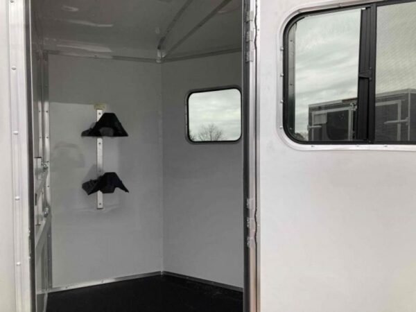 5d73862c-ebe6-45e9-af8a-88aacf6c7b39.jpg NewHomesteader 214FB 2 Horse Direct Load Warmblood Horse Trailer