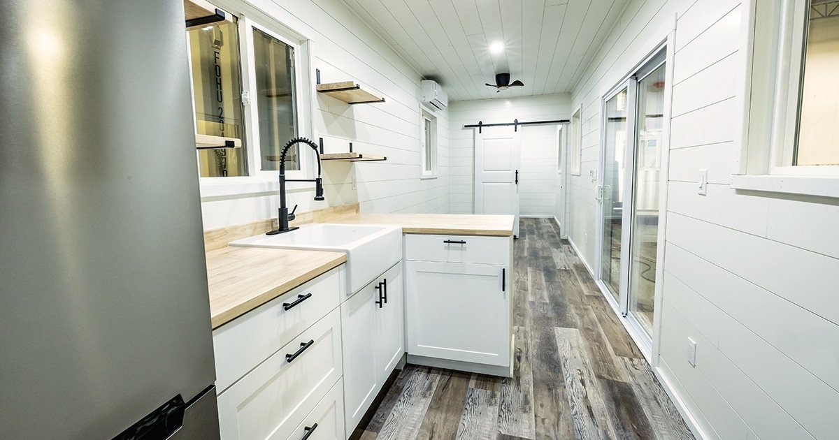 40ft Kennedy Luxury Container Home | 1 Bed 1 Bath Prefab Shipping Container House - Image 6