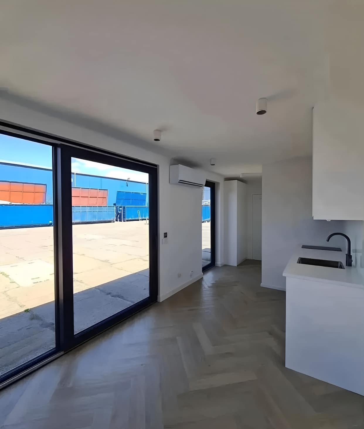 Custom 40ft Shipping Container House - Image 9