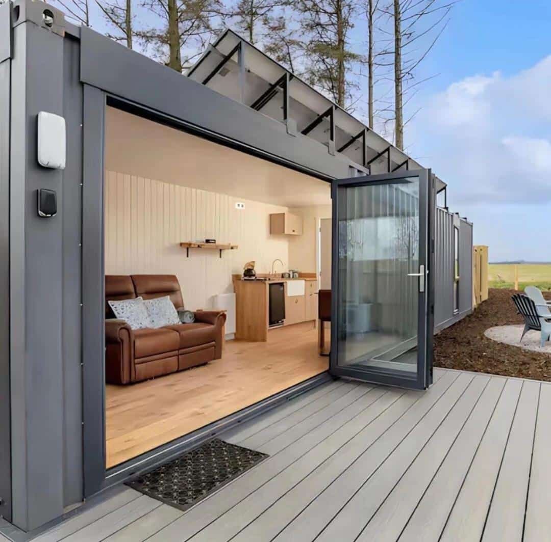 Modern Single-Storey Container House with Spacious Deck, Fully Furnished Portable Tiny Home, Disaster-Resistant Prefab Family House - Image 8