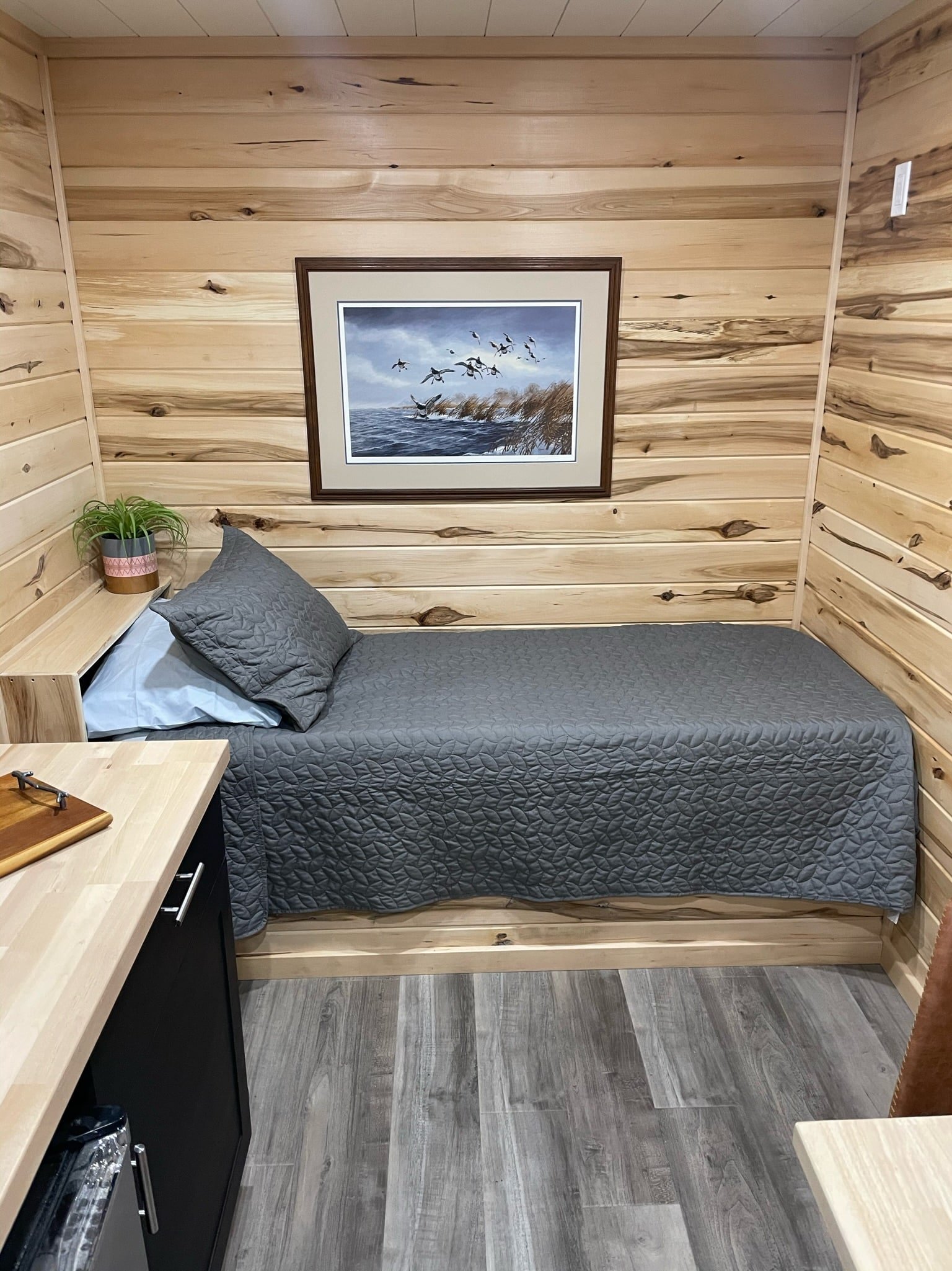 20FT Jack Hunting Container Cabin | Off-Grid Container Home with Kitchen & Rooftop Deck - Image 4