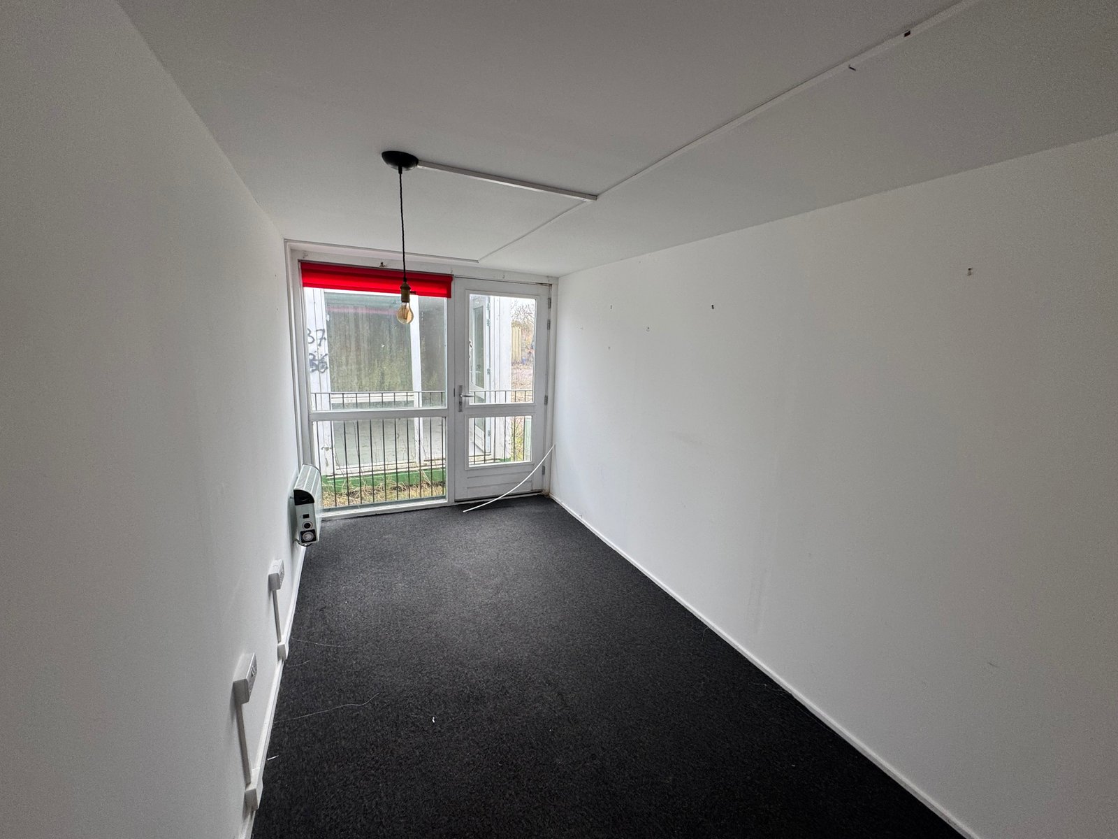 40 Ft Converted Shipping Container Home - 2 Rooms - Image 5