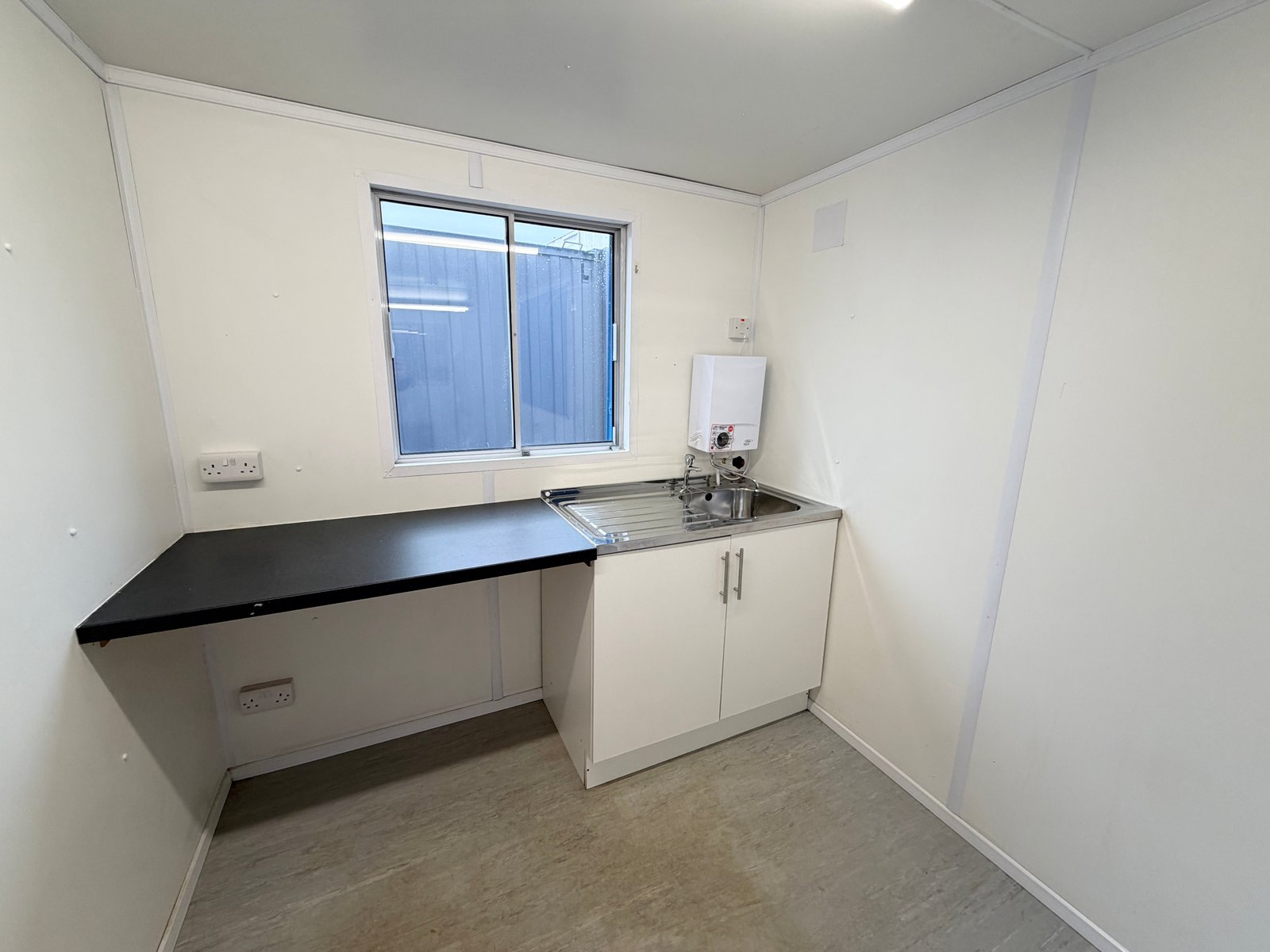 21x8ft - Canteen - Building Site Accommodation - Portable Anti-Vandal - Image 4
