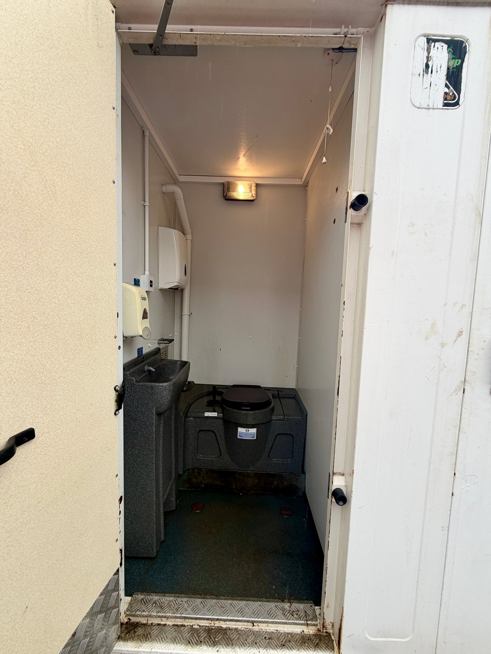 20x9ft - Static Welfare Unit - Toilet, Canteen, Drying Room & Generator 9KVA - Welfare - Anti-Vandal - Building Site Accommodation - Portable Anti-Vandal - Image 13