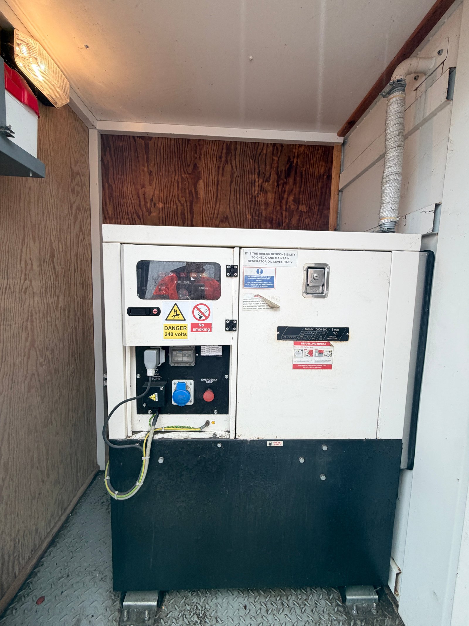 20x9ft - Static Welfare Unit - Toilet, Canteen, Drying Room & Generator 9KVA - Welfare - Anti-Vandal - Building Site Accommodation - Portable Anti-Vandal - Image 7