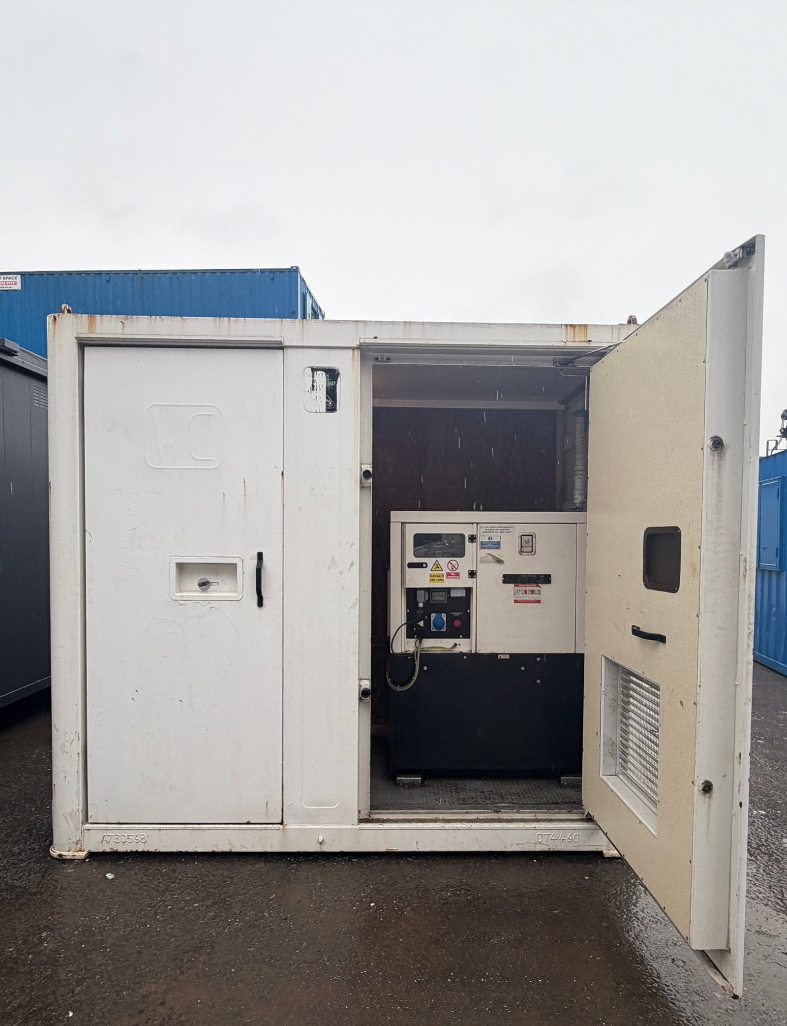 20x9ft - Static Welfare Unit - Toilet, Canteen, Drying Room & Generator 9KVA - Welfare - Anti-Vandal - Building Site Accommodation - Portable Anti-Vandal - Image 4