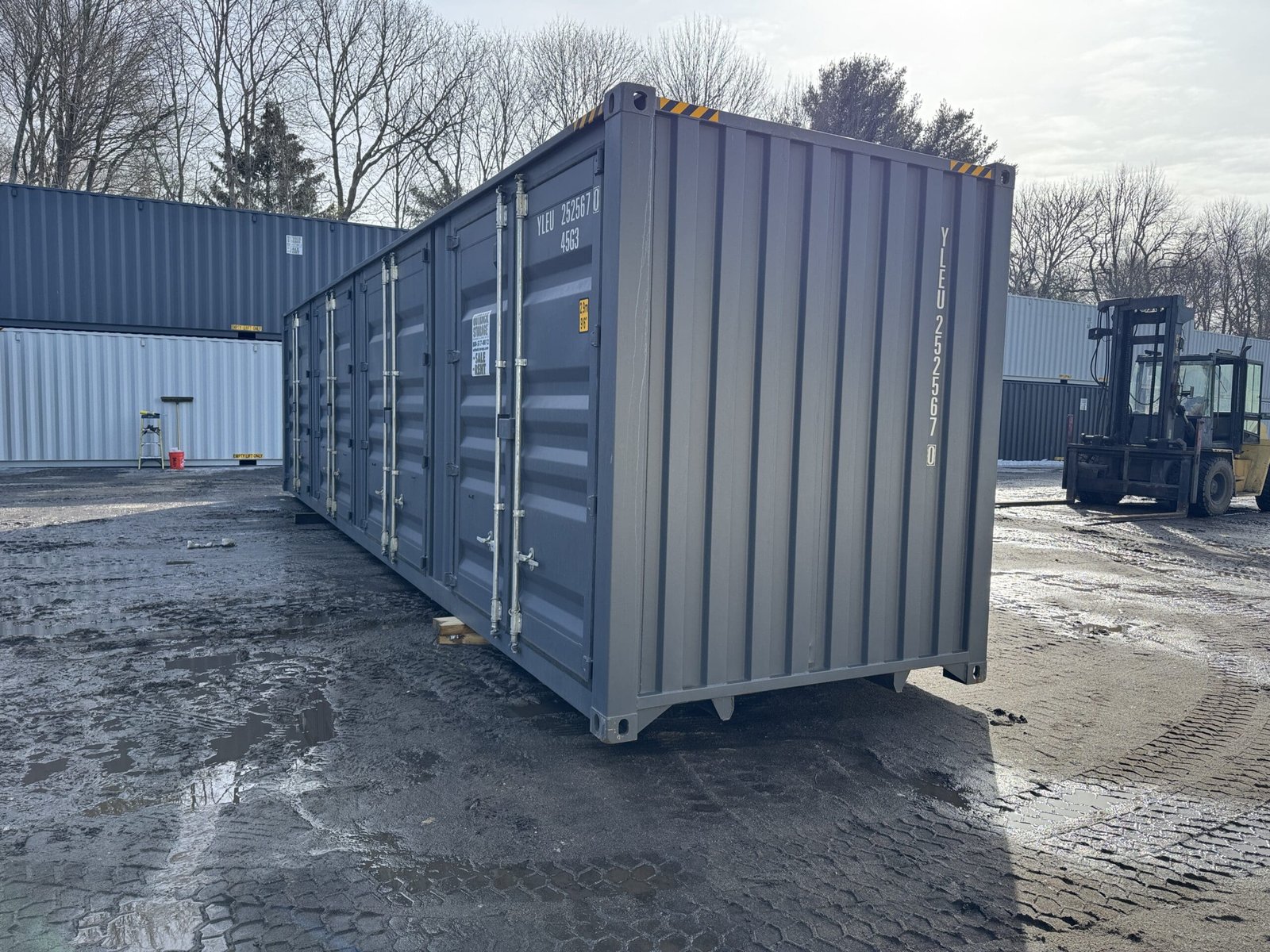 40ft New High Cube Shipping Container - Wind & Watertight - Dk Gray - Unit YLEU252567-0 - Image 10