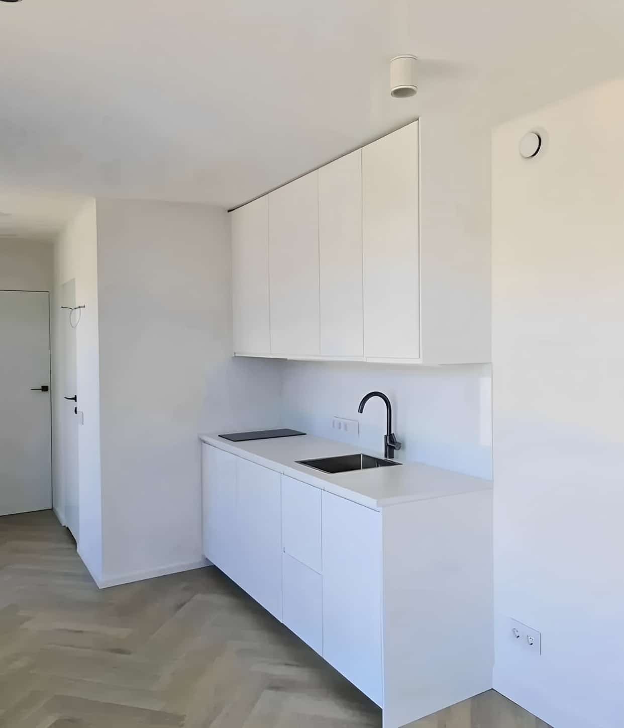 Custom 40ft Shipping Container House - Image 11