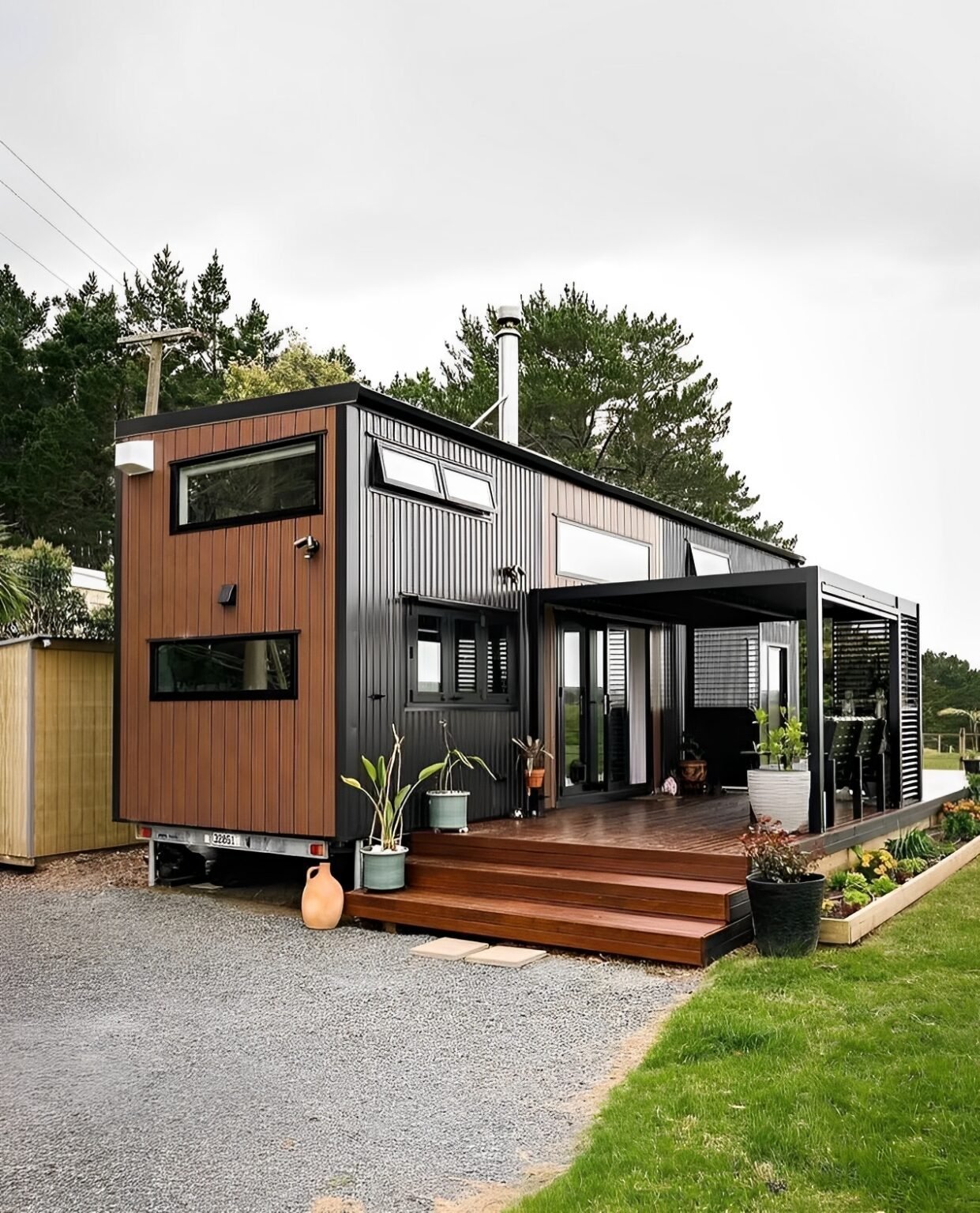 Luxury 40ft prefab container house with easy-folding sandwich panels