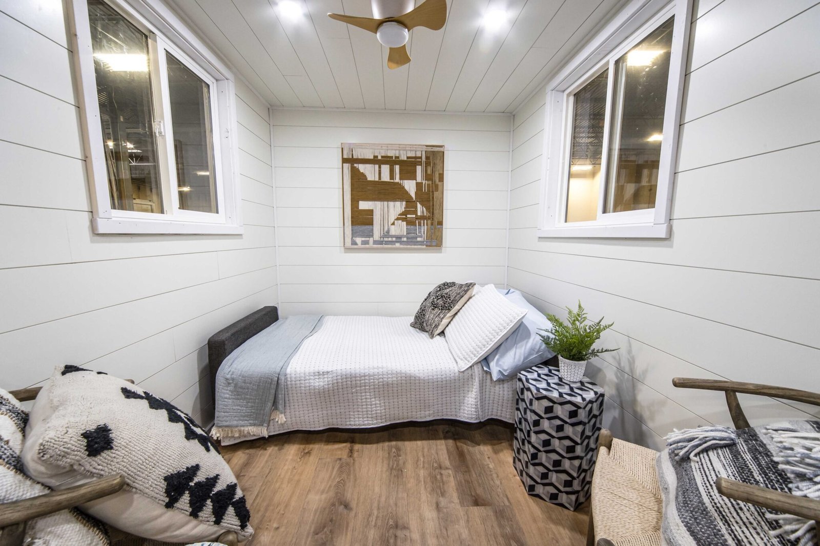20FT Ezra Modern Container Home | Turnkey Tiny House | Portable Prefab Container Home - Image 9