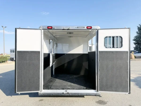 c34a6f0c5c2d23b1.webp 2026 Cimarron Norstar 2HBP Horse Trailer
