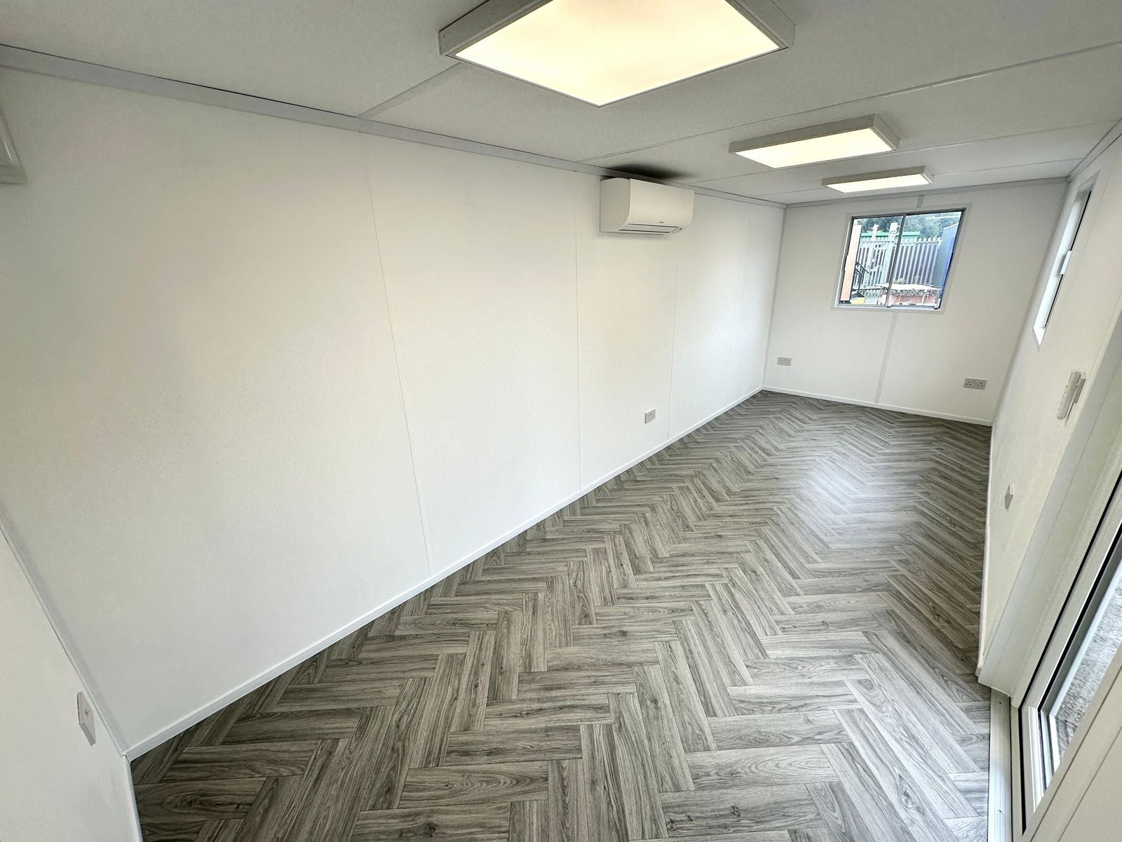 21x8ft - Custom Office - Cabin / Container - Portable Building - No 1504