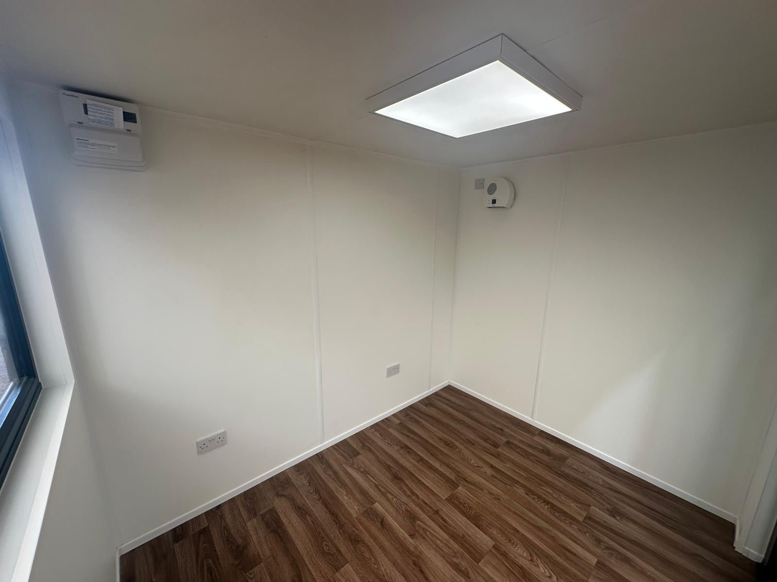 10x8 ft - CUSTOM OFFICE / GARDEN ROOM - Open Plan - Portable Building - Picture Window - No 1455 - Image 8