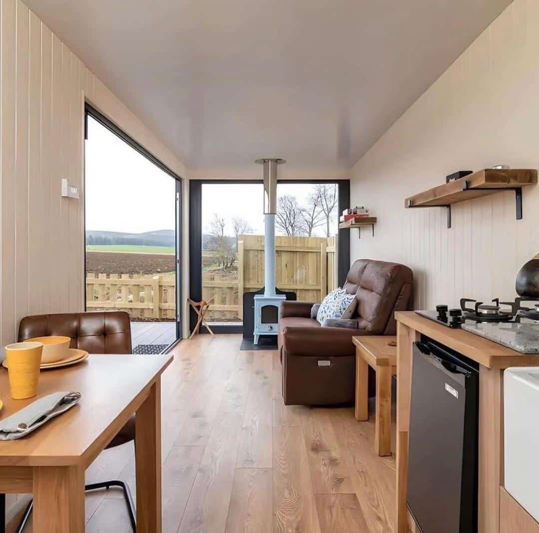 Modern Single-Storey Container House with Spacious Deck, Fully Furnished Portable Tiny Home, Disaster-Resistant Prefab Family House - Image 7