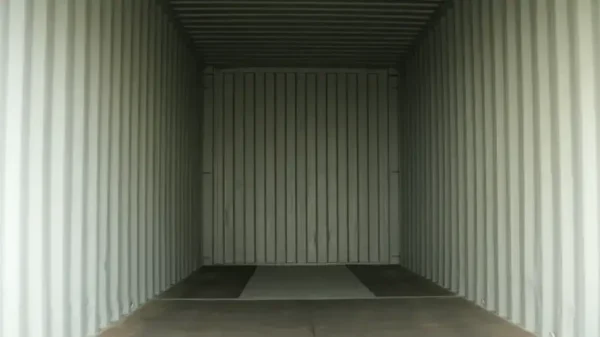dsc03281.png.webp 24ft Refurbished Storage Container with Roll-Up Door