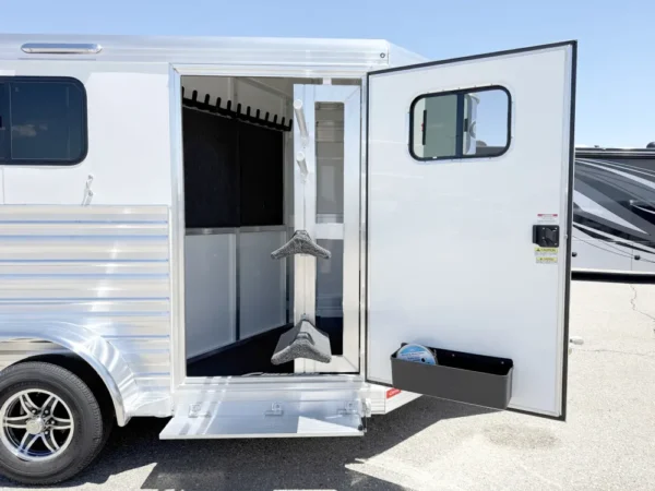 e48c062822aae35c.webp 2027 Cimarron Norstar 2HBP Horse Trailer