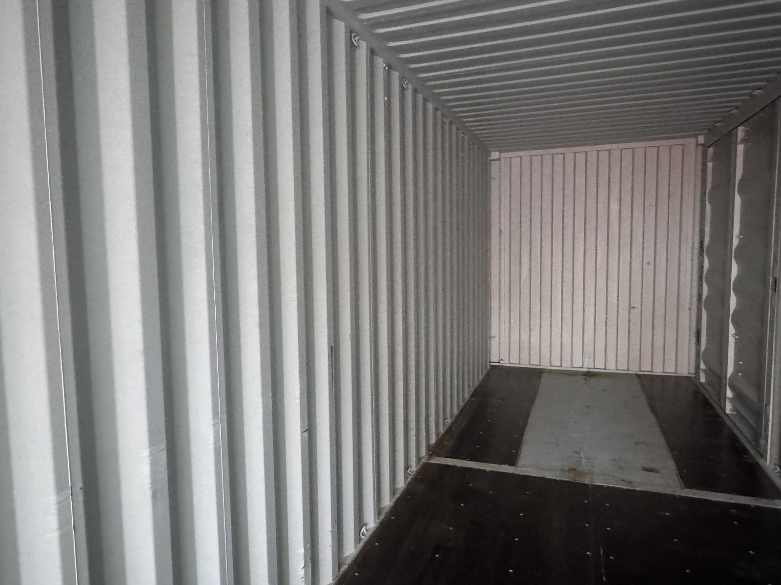 40ft New High Cube Shipping Container - Wind & Watertight - Gray - Unit YLEU251599-1 - Image 10