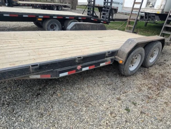 img.webp 2019 PJ 18 ft Fixed Tandem Axle