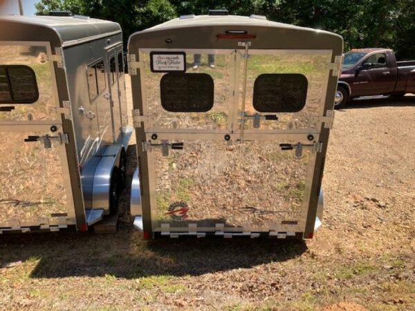 img_4811_qtopwuamh-1.jpg NewHomesteader 214FB 2 Horse Direct Load Warmblood Horse Trailer