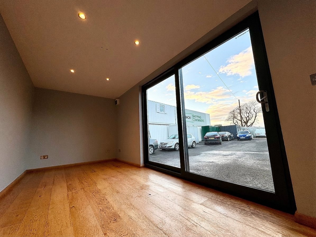 20x8ft - CUSTOM SHIPPING CONTAINER CONVERSION - Portable Building - Office - No 1064 - Image 17