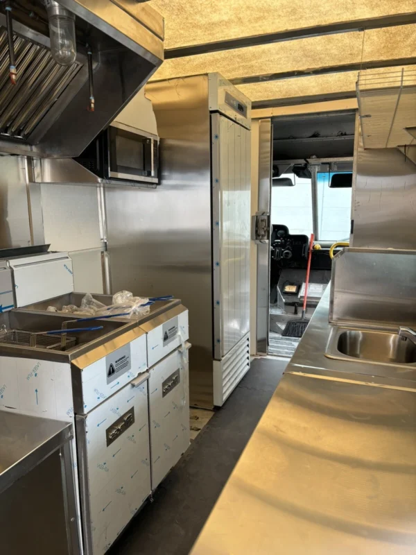s-l1600-2026-06-24T205234.306-1-1.webp THIS IS A 22 FOOT KITCHEN FOOD TRUCK FOR 2026 custom build 956-890-5400