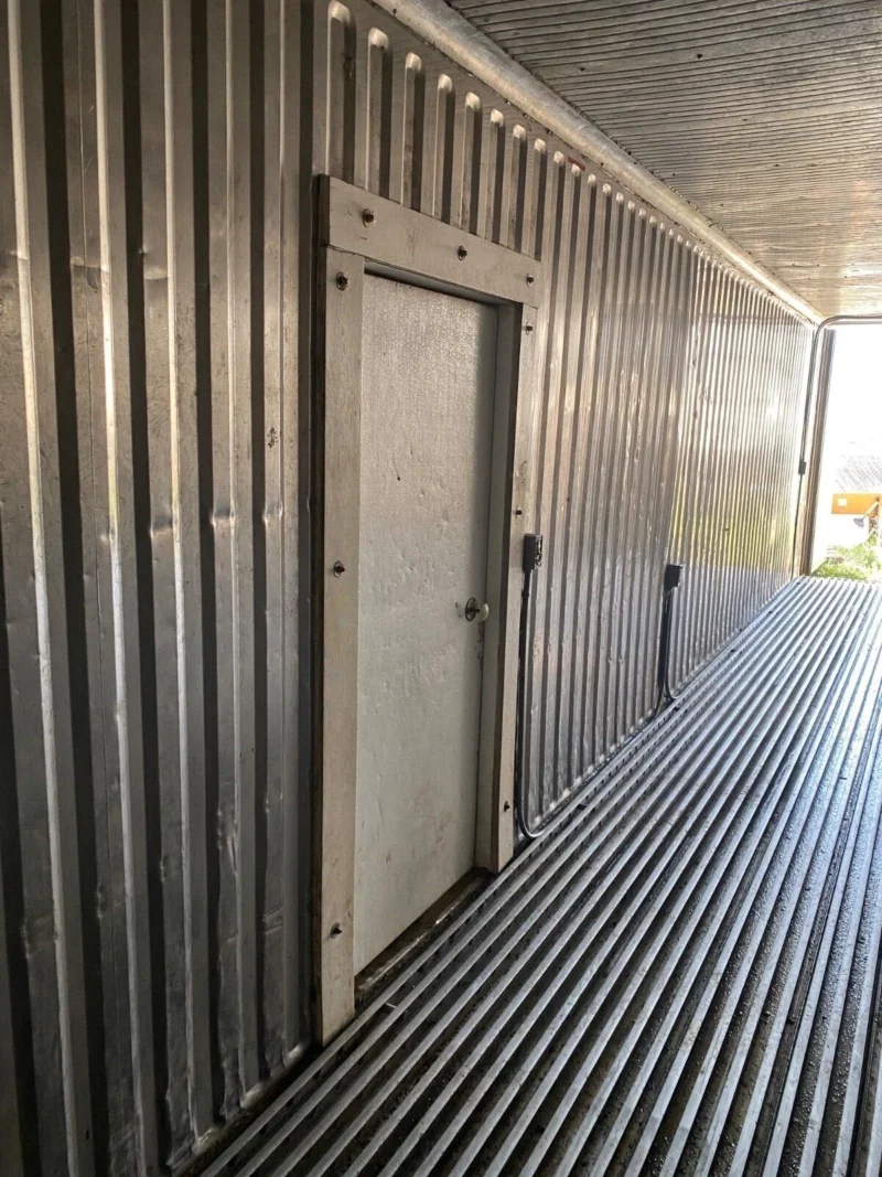 Used 40ft Refrigerated Shipping Container - With Custom Side Door Access - Image 4