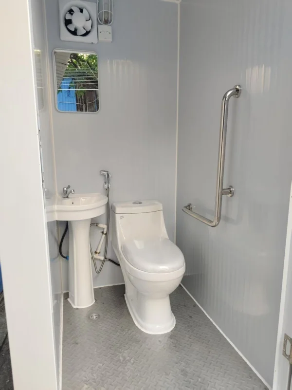 Single Stall Portable Restroom Outdoor Mobile Toilet Sink **